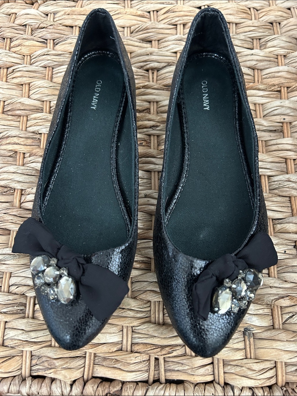 Old Navy Black Pointed-Toe Embellished Flats